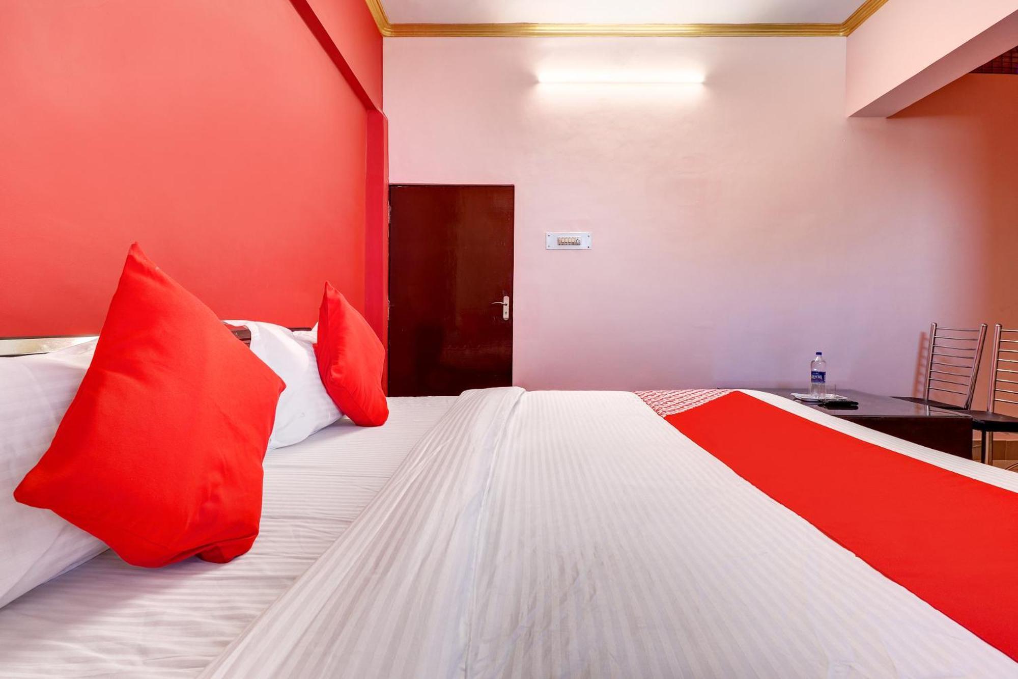 Hotel O Star City Hotel Ayodhya Esterno foto