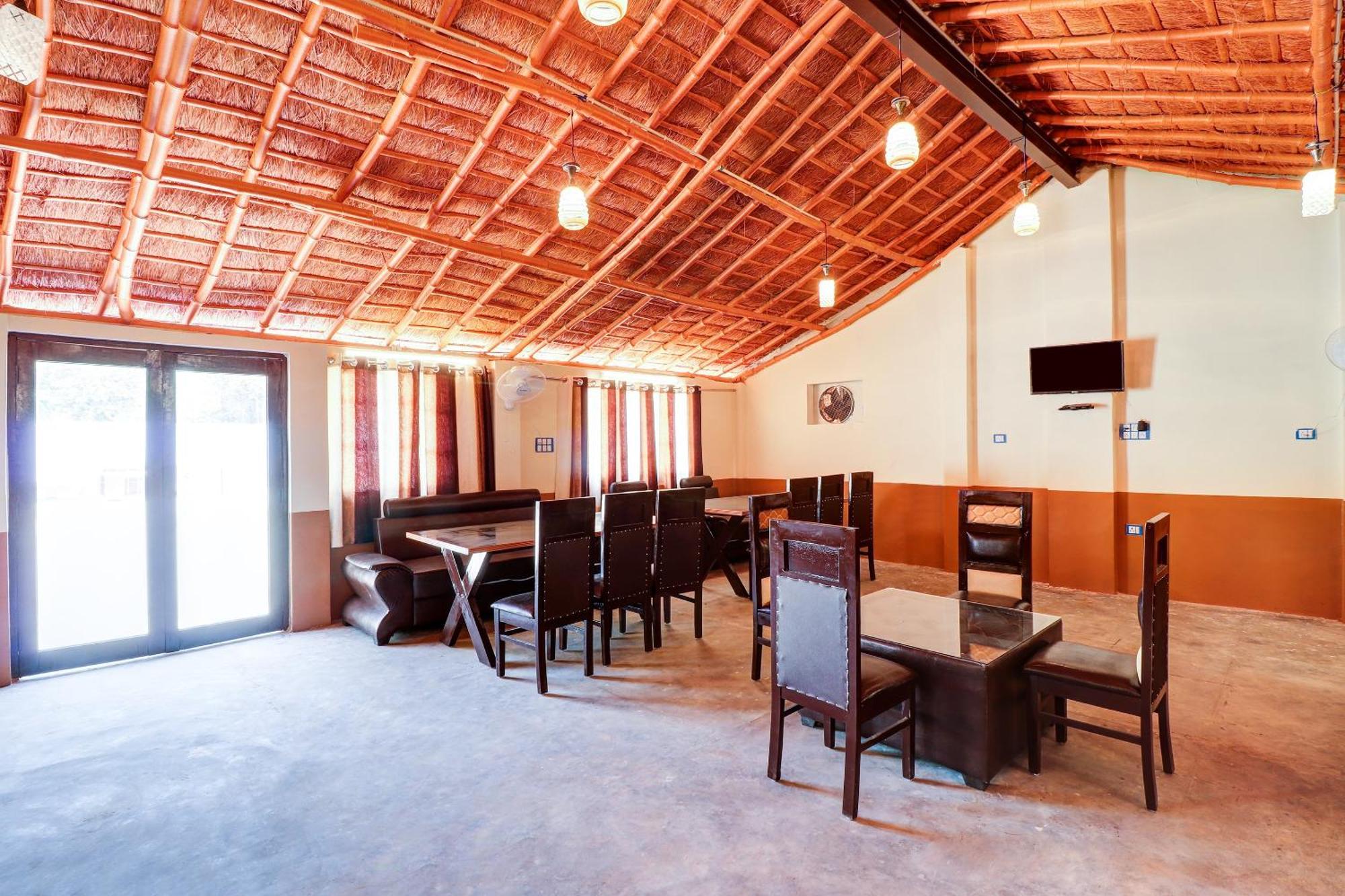 Hotel O Star City Hotel Ayodhya Esterno foto
